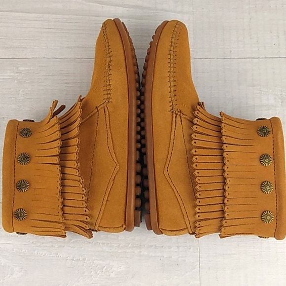 ♥️SOLD!♥Minnetonka Double Fringe Studded Moccasins - Picture 3 of 12